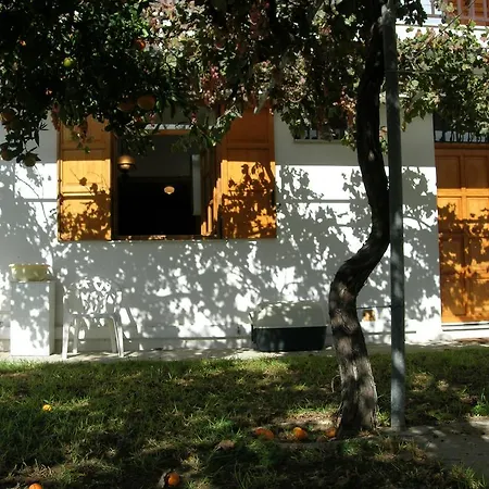 Apartament Next To The Sea In Poseidonia *