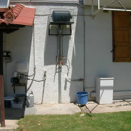 Next To The Sea In Poseidonia Posidhonía