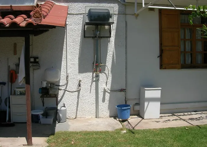 Next To The Sea In Poseidonia Posidhonia (Peloponnese)